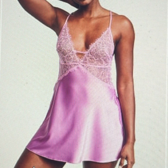 NWOT Victoria Secret Lace Plunge Slip - Picture 1 of 14